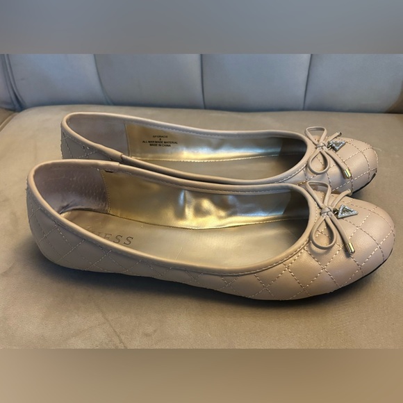 Guess flats - Picture 4 of 8